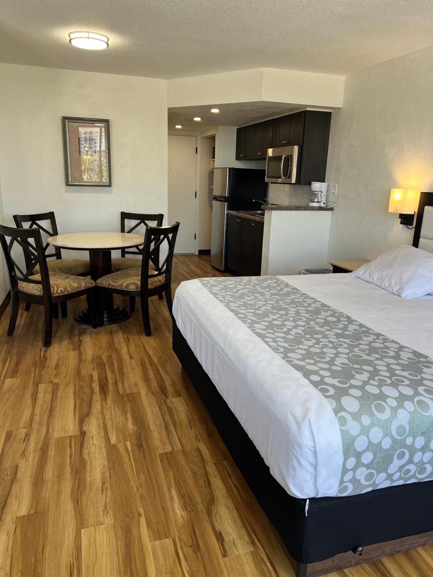Flamingo Inn Beachfront - Дейтона-Біч Екстер'єр фото